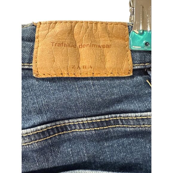 Zara Trafaluc Womens Distressed Denim Shorts Size 6  Raw Hem Mid-Rise Pre-Owned - Picture 5 of 7